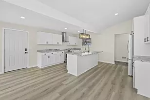 9131 N Pelham Pkwy, Bayside, WI 53217 - Photo 9