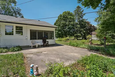 5700 S 41st St, Greenfield, WI 53221 - Photo 21