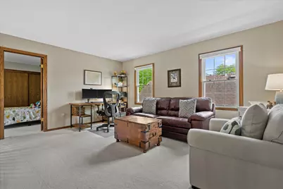 8905 W Meinecke Ave, Wauwatosa, WI 53226 - Photo 15
