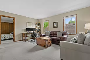 8905 W Meinecke Ave, Wauwatosa, WI 53226 - Photo 15