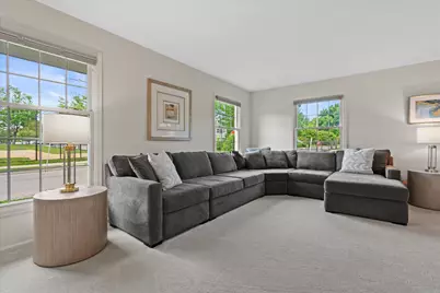 8905 W Meinecke Ave, Wauwatosa, WI 53226 - Photo 3