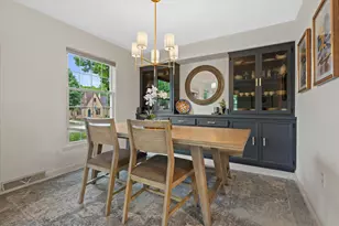 8905 W Meinecke Ave, Wauwatosa, WI 53226 - Photo 5