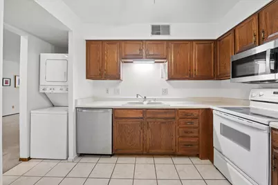 1906 E Shorewood Blvd #259, Shorewood, WI 53211 - Photo 9
