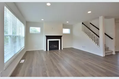 5974  Lillie Cir, Racine, WI 53402 - Photo 5