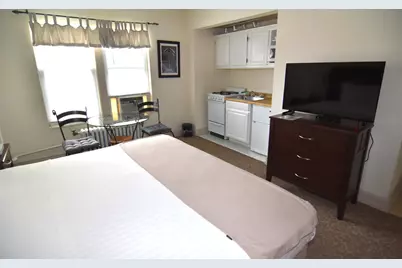1028 E Juneau Ave #312, Milwaukee, WI 53202 - Photo 5
