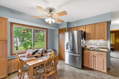 3210 S Ventura Dr, New Berlin, WI 53151 - Photo 11
