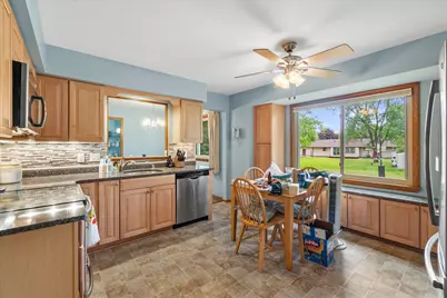 3210 S Ventura Dr, New Berlin, WI 53151 - Photo 7