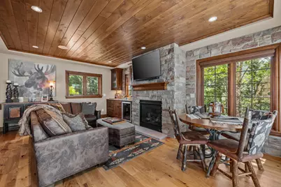 4664  Fontana Rd, West Bend, WI 53095 - Photo 39