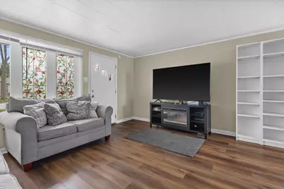 2721 S 50th St, Milwaukee, WI 53219 - Photo 7