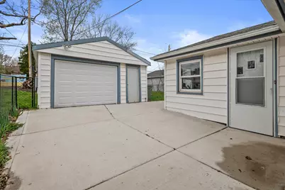 2721 S 50th St, Milwaukee, WI 53219 - Photo 13