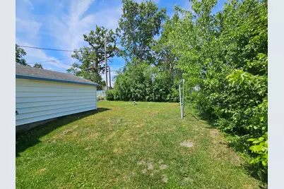 2721 S 50th St, Milwaukee, WI 53219 - Photo 15