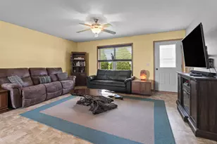 13448 E Creek Rd, Bradford, WI 53114 - Photo 13