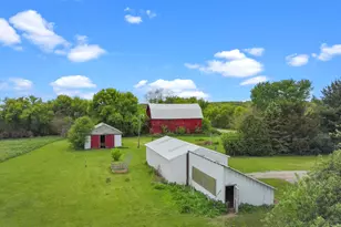 13448 E Creek Rd, Bradford, WI 53114 - Photo 3