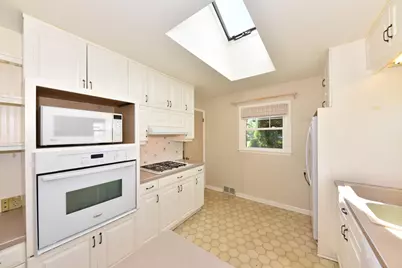 8125 N Santa Monica Blvd, Fox Point, WI 53217 - Photo 11