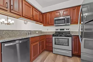 8765 Westlake Dr, Greendale, WI 53129 - Photo 13