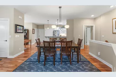 N73W13623  Claas Rd #R4, Menomonee Falls, WI 53051 - Photo 7