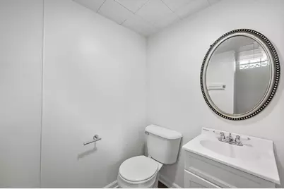 8111 W Lancaster Ave, Milwaukee, WI 53218 - Photo 17