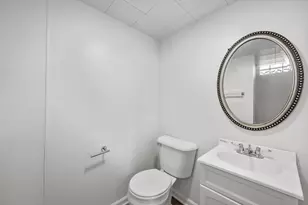 8111 W Lancaster Ave, Milwaukee, WI 53218 - Photo 17