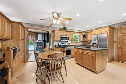 2718  Bristol Ct, Waukesha, WI 53188 - Photo 7