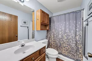 6615 Chesapeake Rd, Racine, WI 53406 - Photo 15