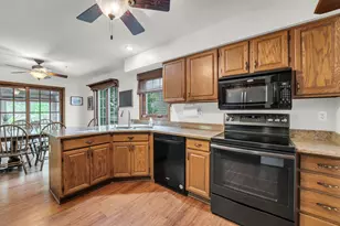 6615 Chesapeake Rd, Racine, WI 53406 - Photo 5