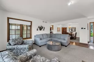 6615 Chesapeake Rd, Racine, WI 53406 - Photo 9