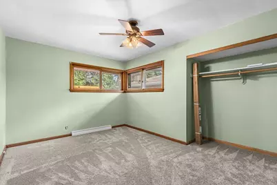 3223 W Cold Spring Rd, Greenfield, WI 53221 - Photo 15