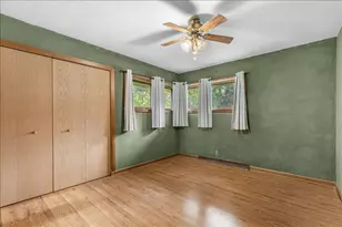 3223 W Cold Spring Rd, Greenfield, WI 53221 - Photo 17