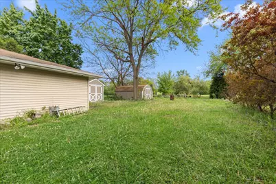 3223 W Cold Spring Rd, Greenfield, WI 53221 - Photo 31
