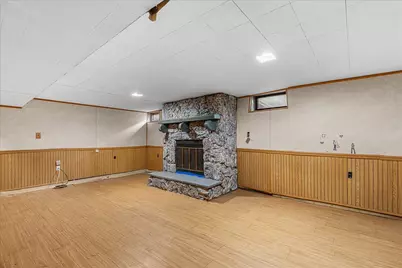 3223 W Cold Spring Rd, Greenfield, WI 53221 - Photo 25