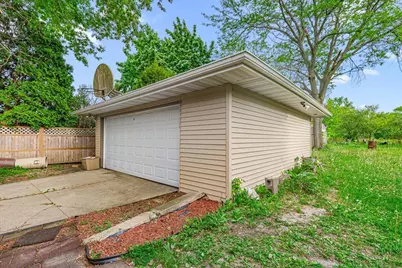 3223 W Cold Spring Rd, Greenfield, WI 53221 - Photo 29