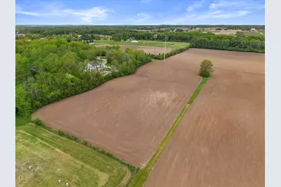 12205 N Vega Ave, Mequon, WI 53097 - Photo 17