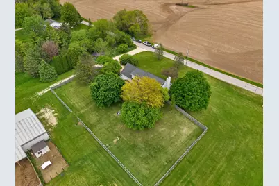 12205 N Vega Ave, Mequon, WI 53097 - Photo 11