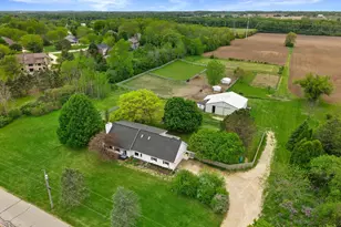 12205 N Vega Ave, Mequon, WI 53097 - Photo 7