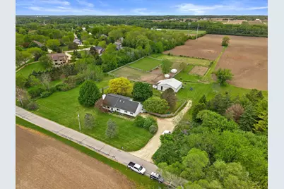 12205 N Vega Ave, Mequon, WI 53097 - Photo 15