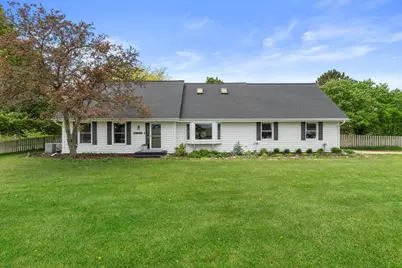 12205 N Vega Ave, Mequon, WI 53097 - Photo 37