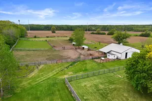 12205 N Vega Ave, Mequon, WI 53097 - Photo 3