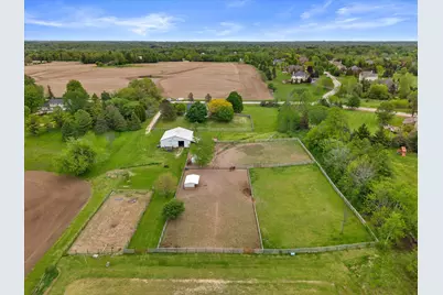 12205 N Vega Ave, Mequon, WI 53097 - Photo 9