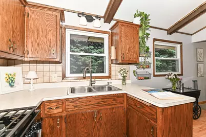 8049 S Waring Dr, Oak Creek, WI 53154 - Photo 11