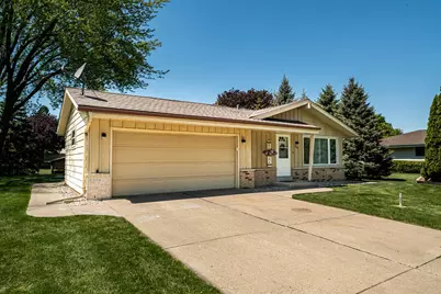 8049 S Waring Dr, Oak Creek, WI 53154 - Photo 31