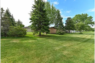 8049 S Waring Dr, Oak Creek, WI 53154 - Photo 29
