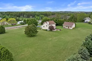 7720 Orchard Valley Rd, Farmington, WI 53090 - Photo 3