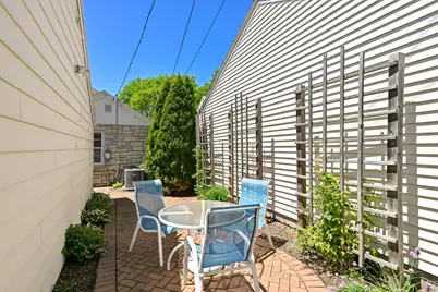 8526 W Clarke St, Wauwatosa, WI 53226 - Photo 47