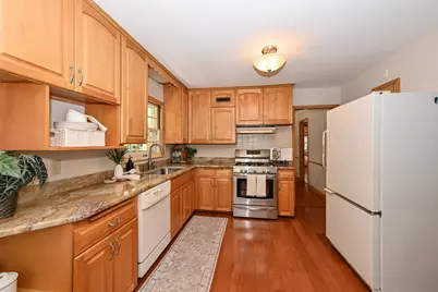 8526 W Clarke St, Wauwatosa, WI 53226 - Photo 17