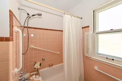 8526 W Clarke St, Wauwatosa, WI 53226 - Photo 23