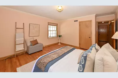 8526 W Clarke St, Wauwatosa, WI 53226 - Photo 21
