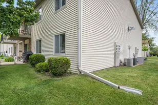 W170N11523 Armada Dr, Germantown, WI 53022 - Photo 15