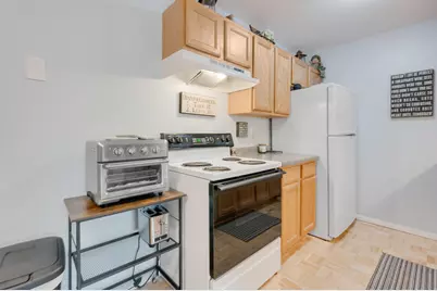 W170N11523  Armada Dr #14, Germantown, WI 53022 - Photo 5