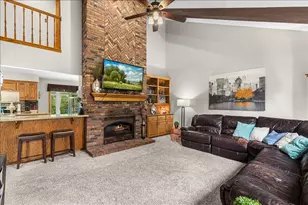 1004 Winnebago Cir, Richfield, WI 53033 - Photo 9