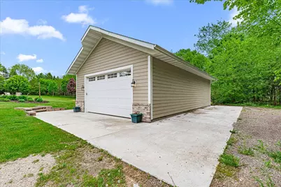 1004  Winnebago Cir, Richfield, WI 53033 - Photo 39